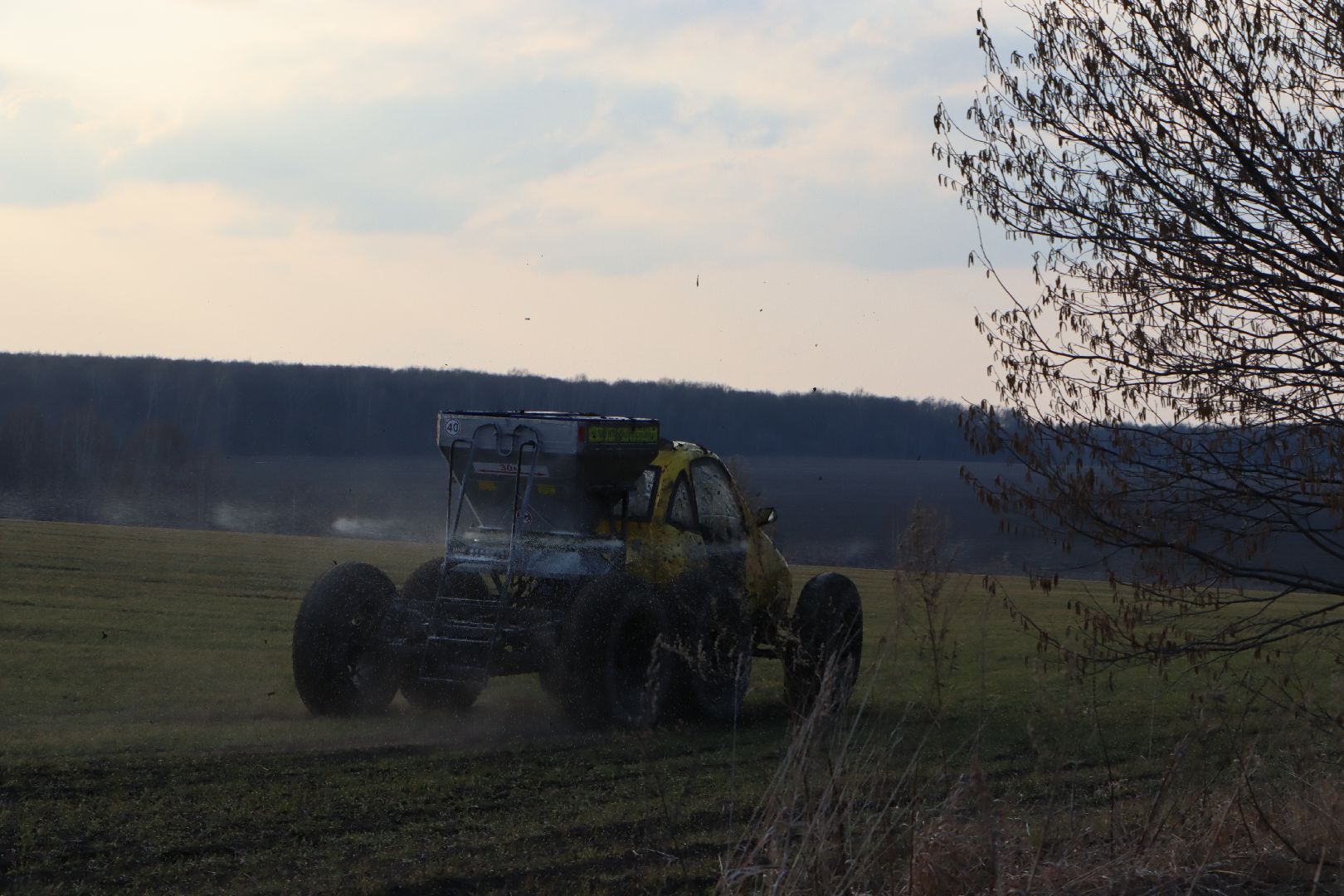 серебряные пруды, ооо сп нива, весенне-полевые работы, барс, подкормка озимых, сельское хозяйство,