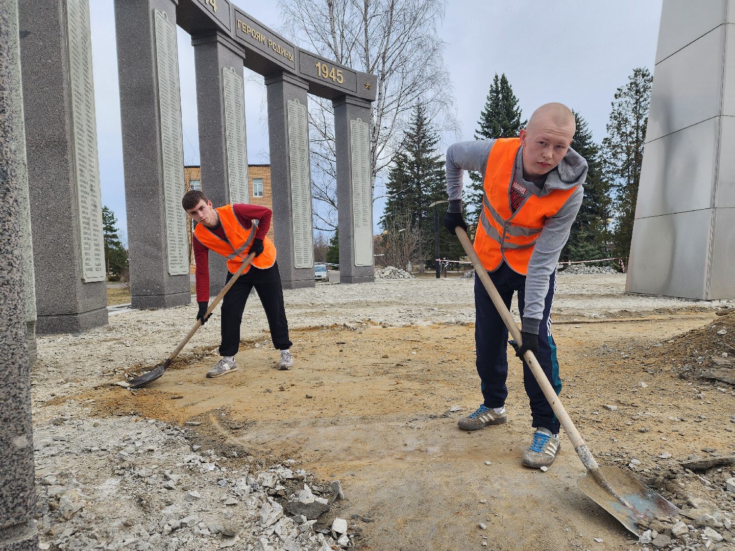 благоустройство, 80 - летие победы, мемориал,