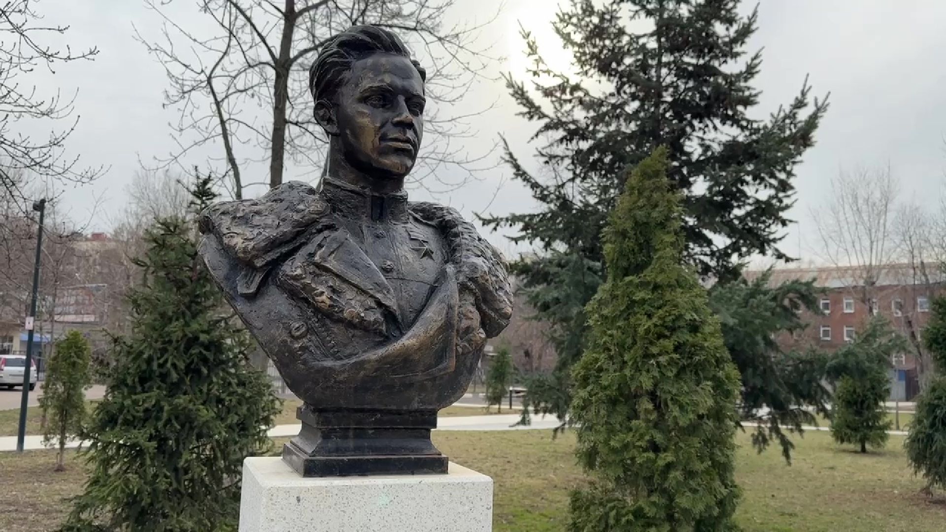 реутов, сквер, троицкий храм, благоустройство, деревья,