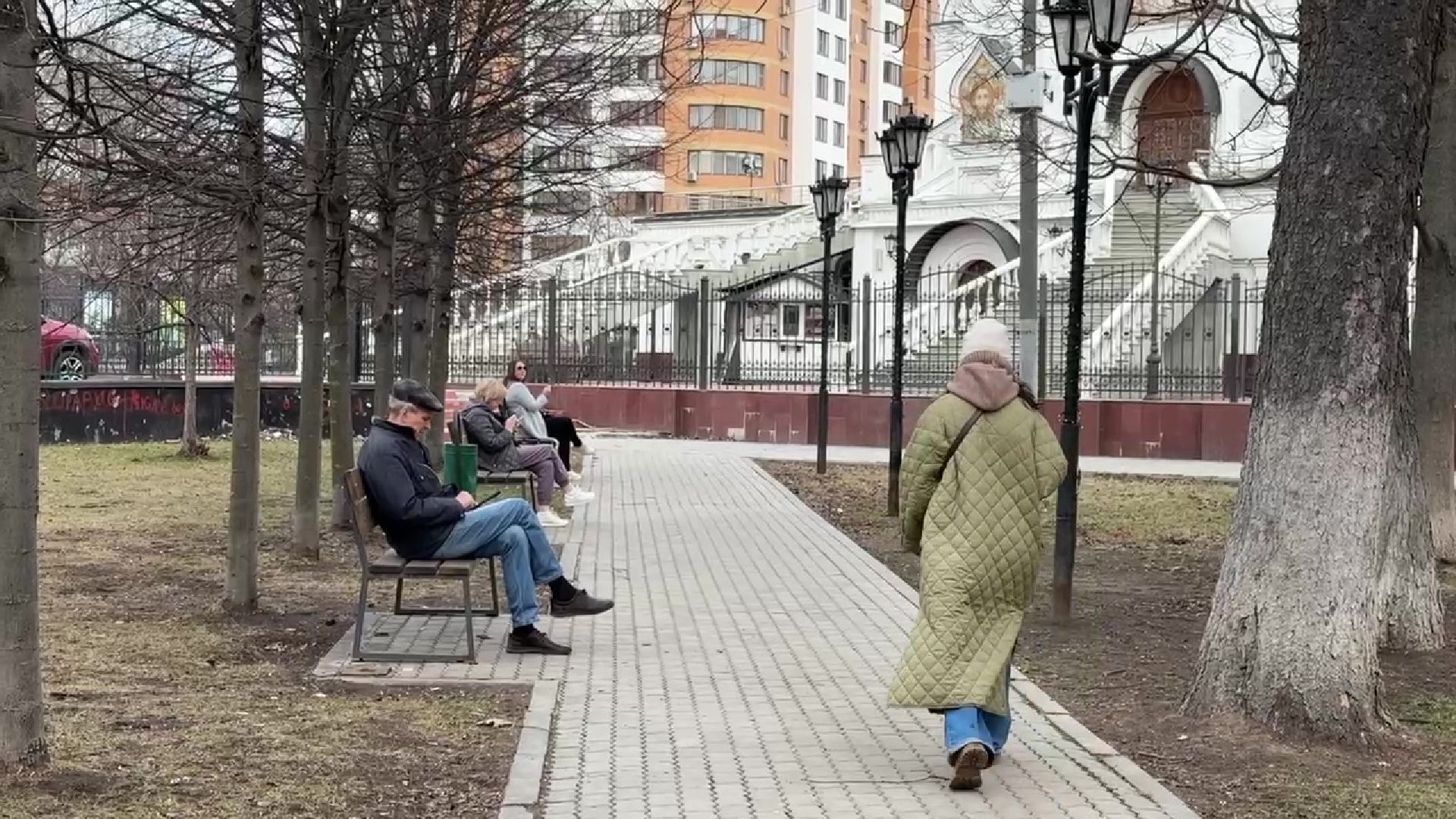 реутов, сквер, троицкий храм, благоустройство, деревья,