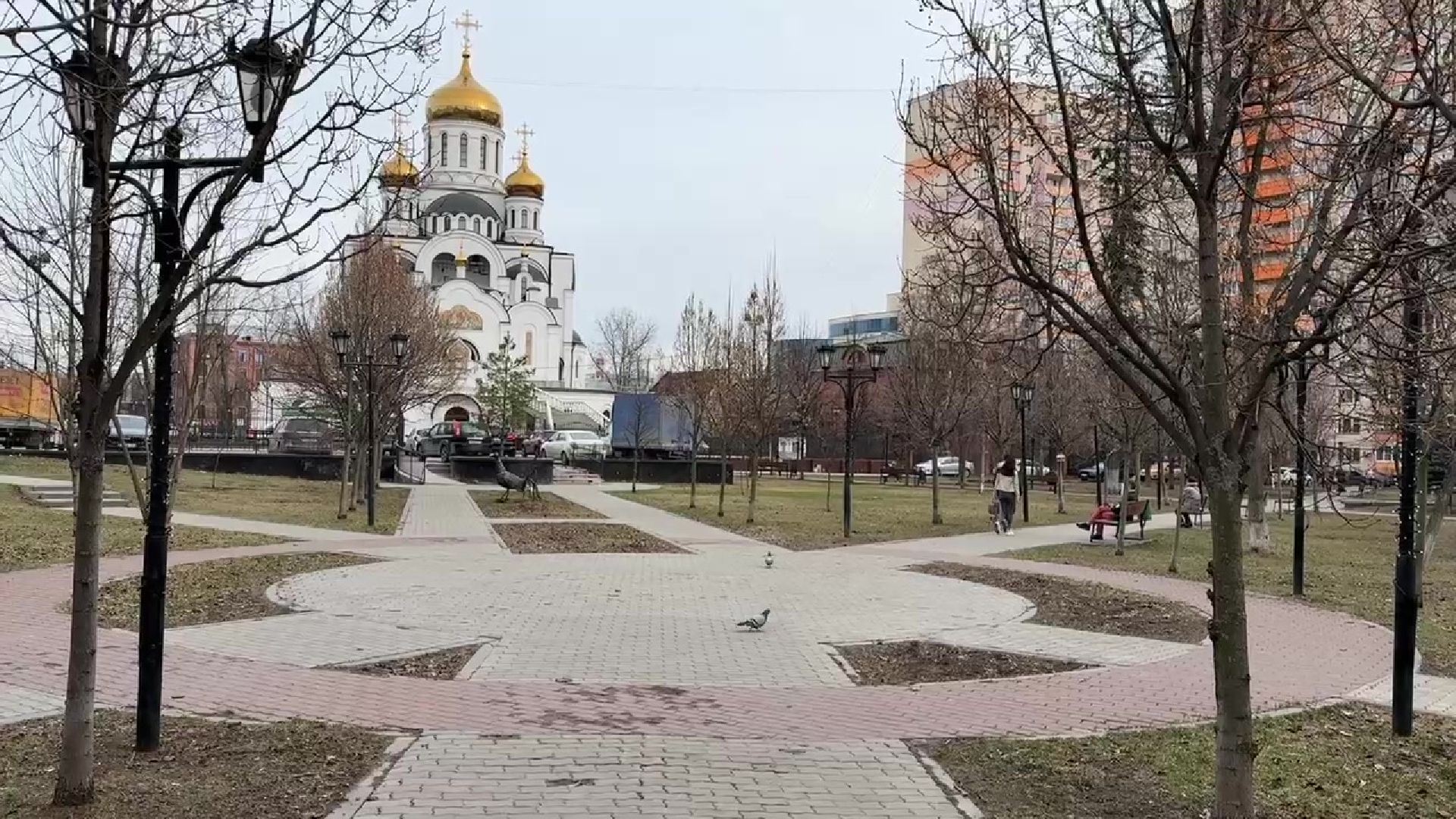 реутов, сквер, троицкий храм, благоустройство, деревья,