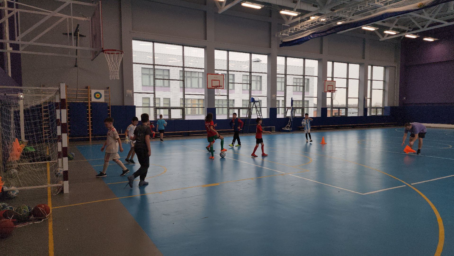 набор детей, первый класс, школа, новый городок,