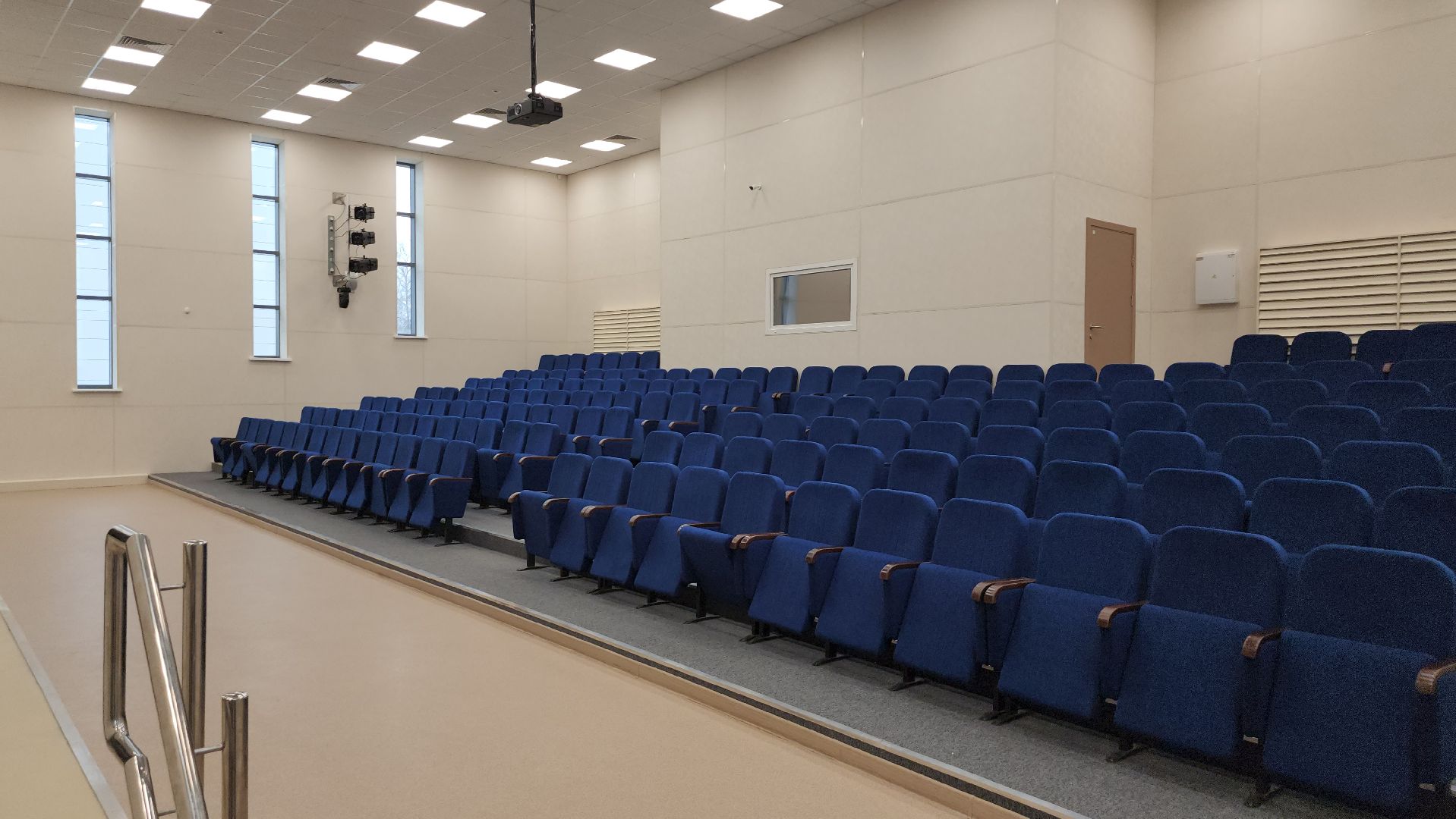 набор детей, первый класс, школа, новый городок,