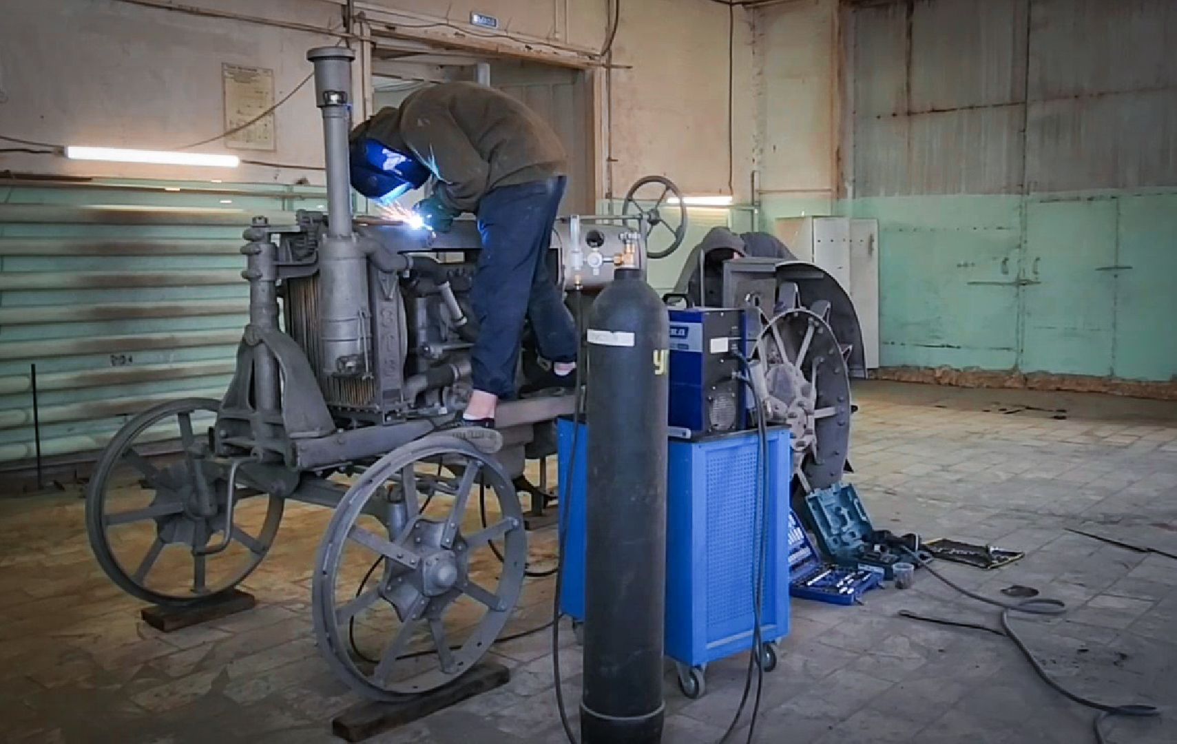 Бронницы, Реставрация трактора У-2, Автомобильно-дорожный колледж,