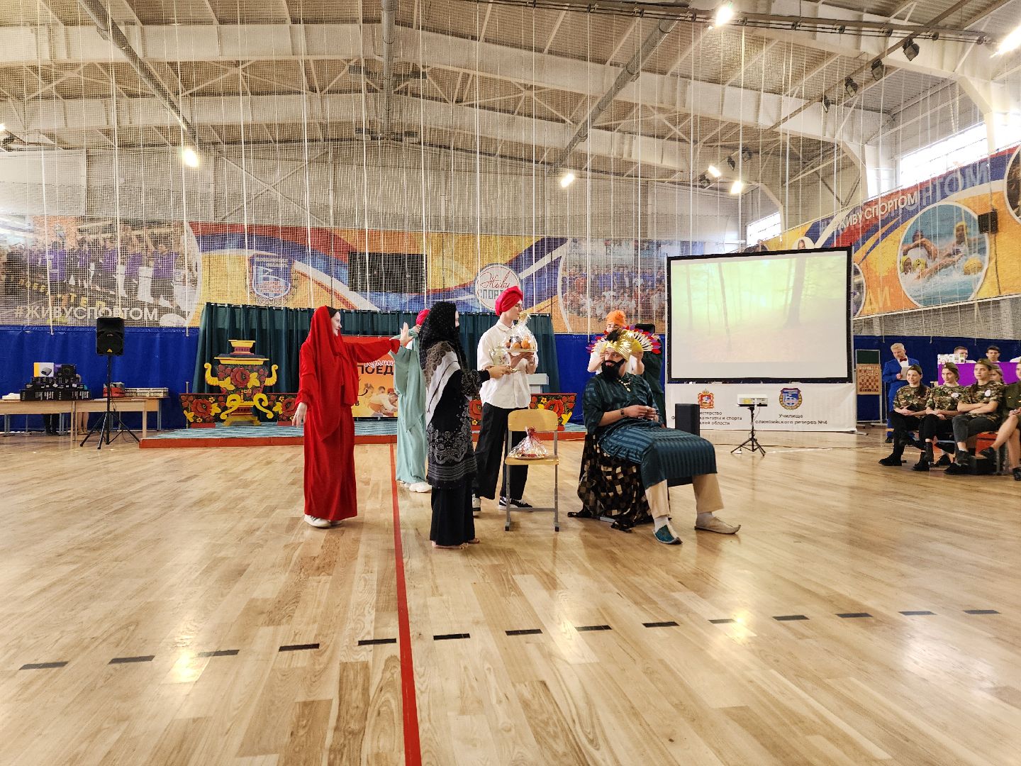 чехов, спортивный комплекс Надежды России, межрегиональный форум, здоровое питание спортсменов, училища олимпийского резерва, кулинарный поединок, призеры и чемпионы олимпиад, круглый стол, музей спорта, национальная кухня стран БРИКС,