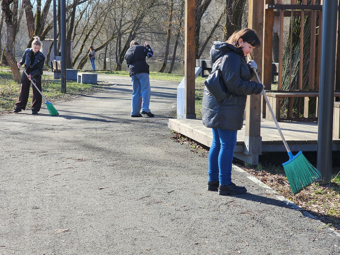 серпухов, принарский парк, серпуховские журналисты, субботник в парке серпухова, река нара, высоцкий монастырь,