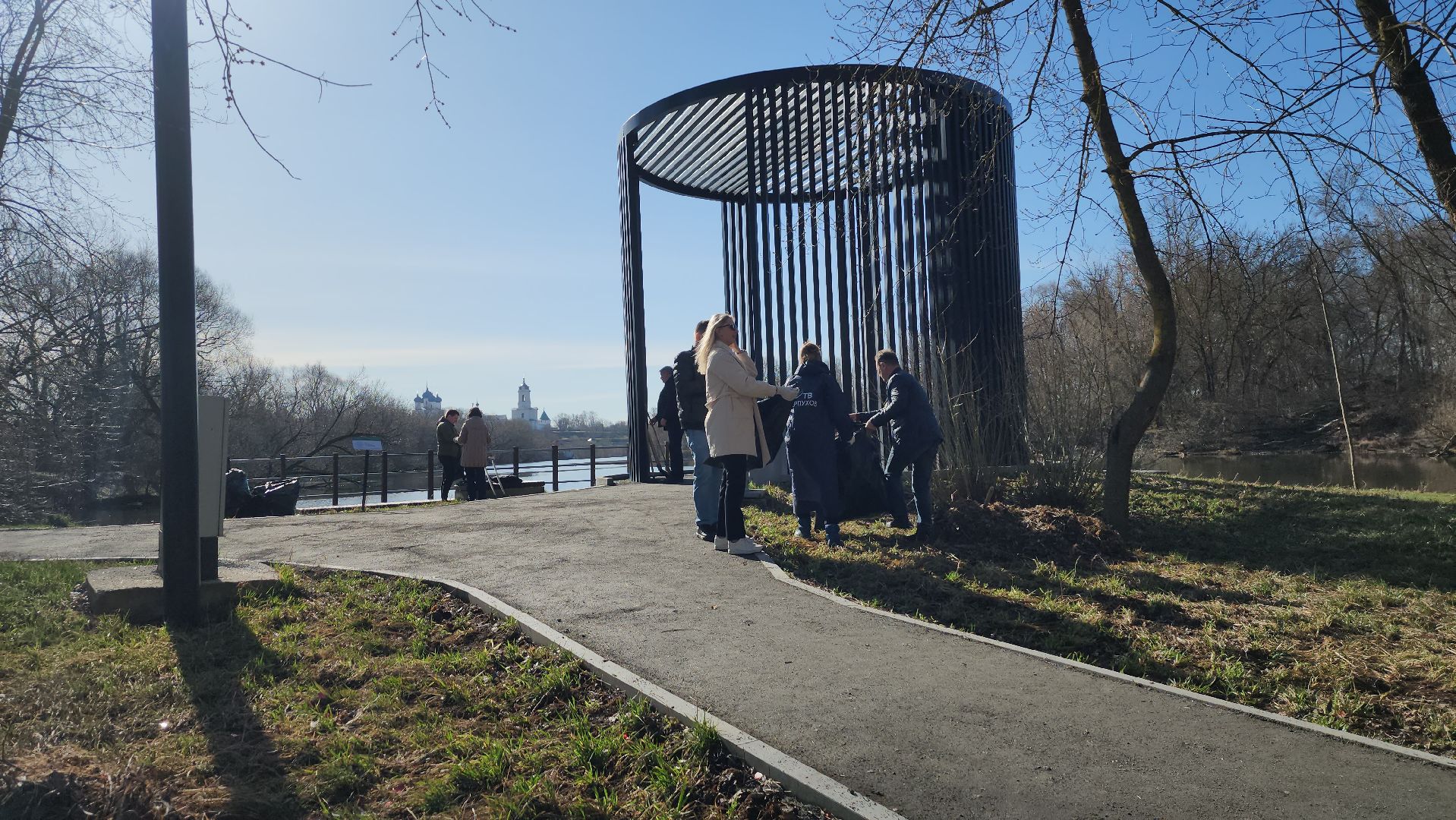 серпухов, принарский парк, серпуховские журналисты, субботник в парке серпухова, река нара, высоцкий монастырь,