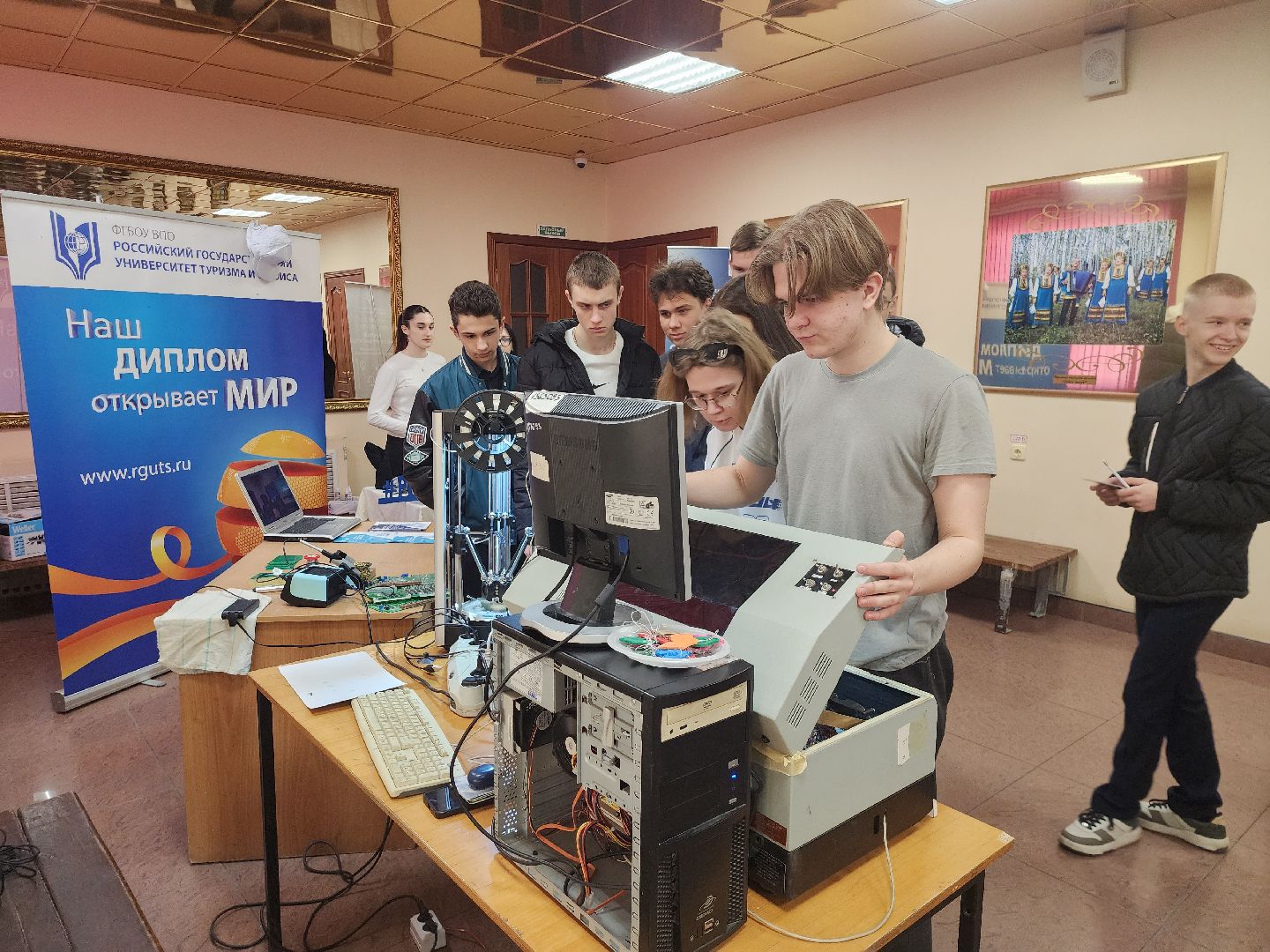 серпухов, подмосковье, студенты, школьники, ВУЗ, колледж,