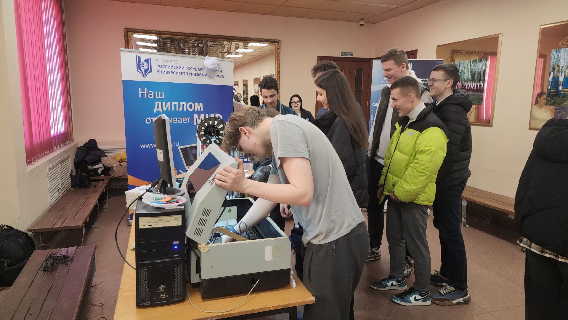 серпухов, подмосковье, студенты, школьники, ВУЗ, колледж,