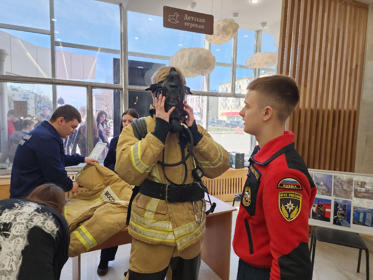 серпухов, подмосковье, студенты, школьники, ВУЗ, колледж,