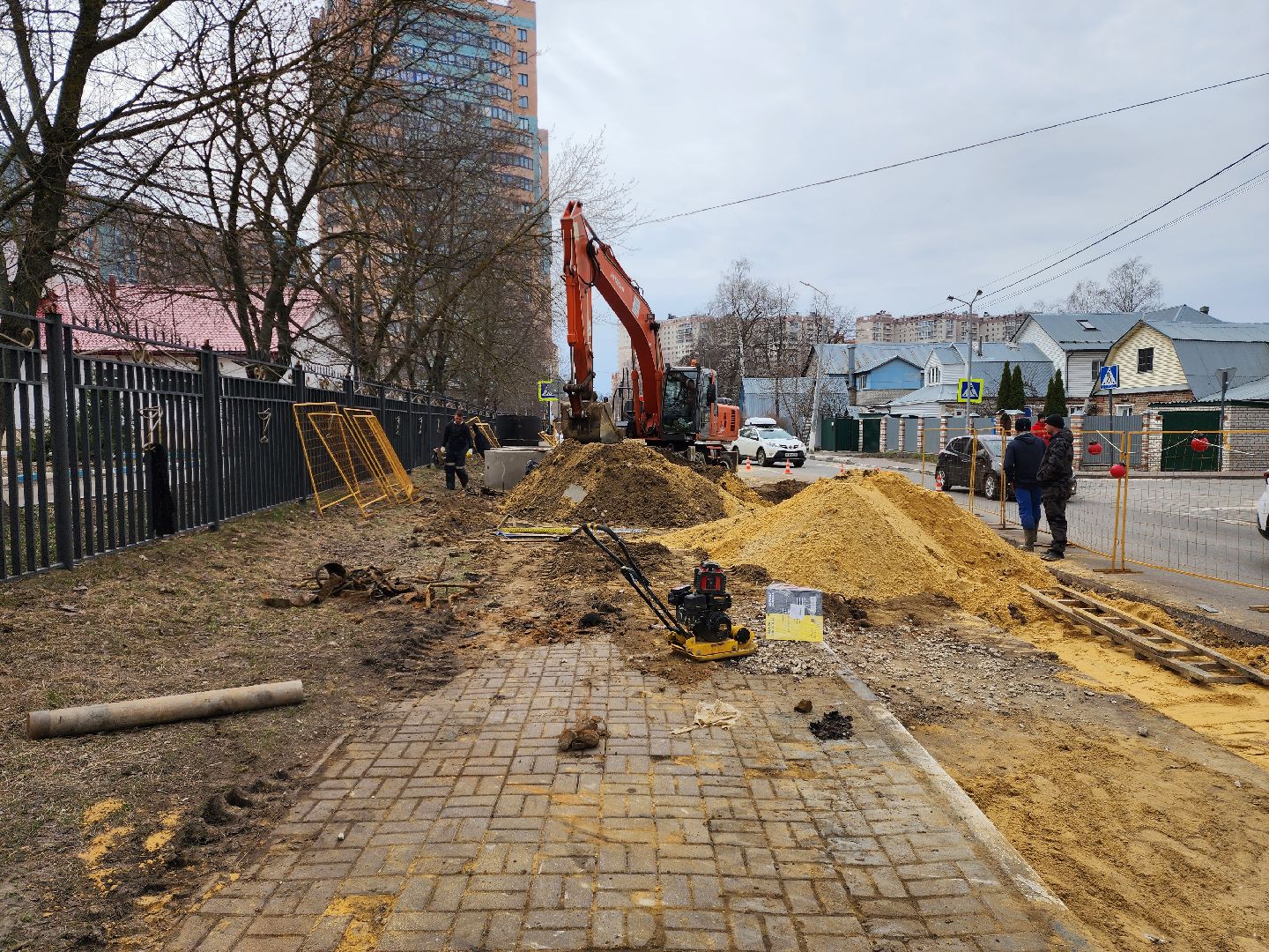 раменское, строительство, жкх, на улице мира прокладывают ливневую канализацию,