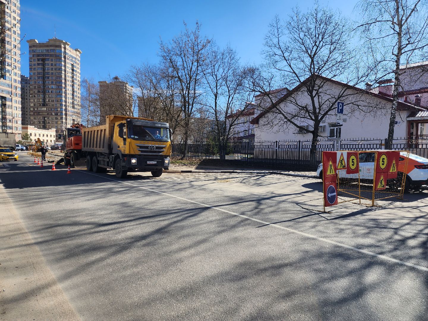 раменское, строительство, жкх, на улице мира прокладывают ливневую канализацию,