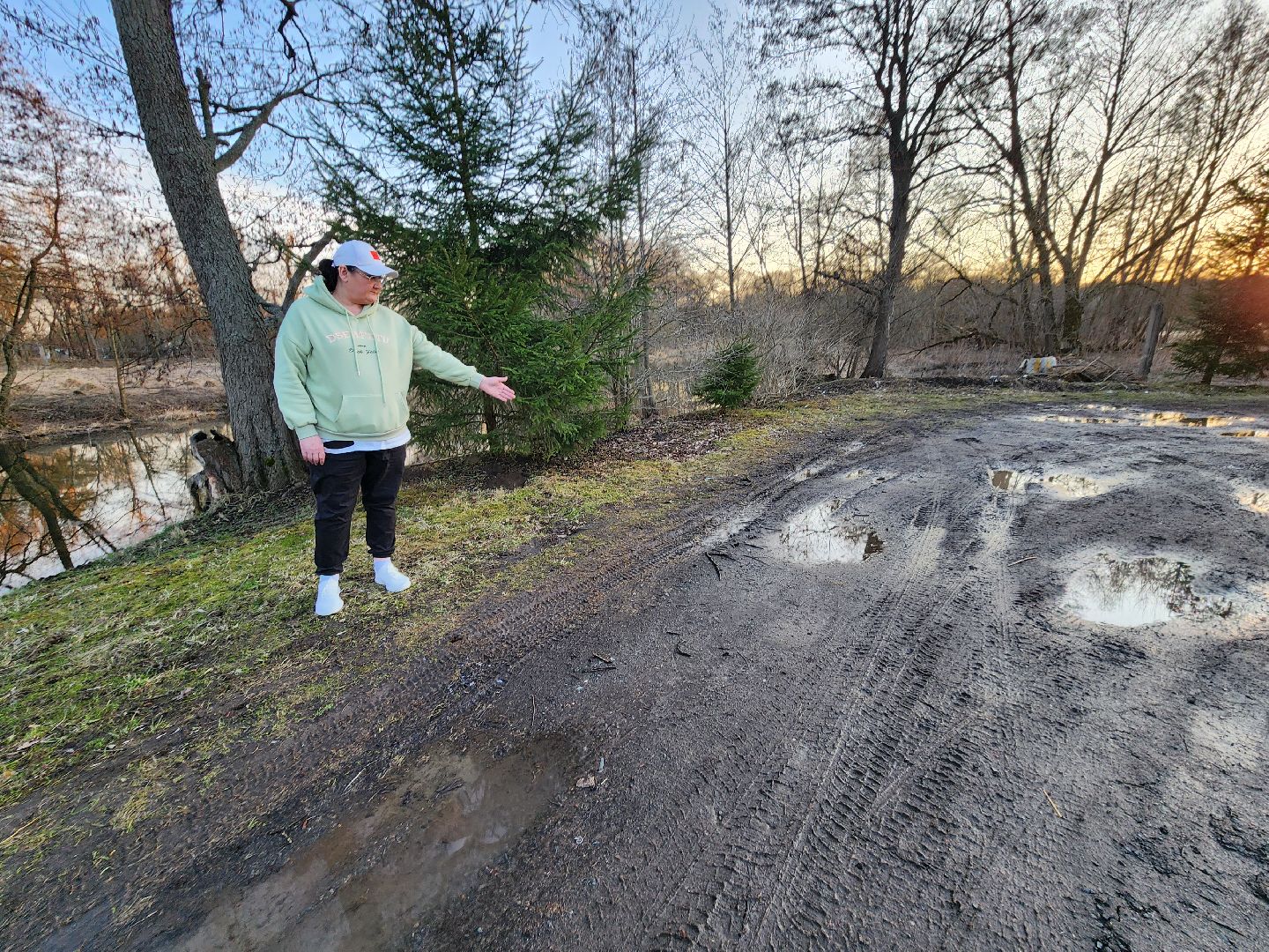 чехов, поселок васькино, выездная администрация, встреча с жителями, обращения граждан, деревня васькино, улица восточная, ямочный ремонт, ремонт дороги, уличное освещение, мбу чеховское благоустройство,