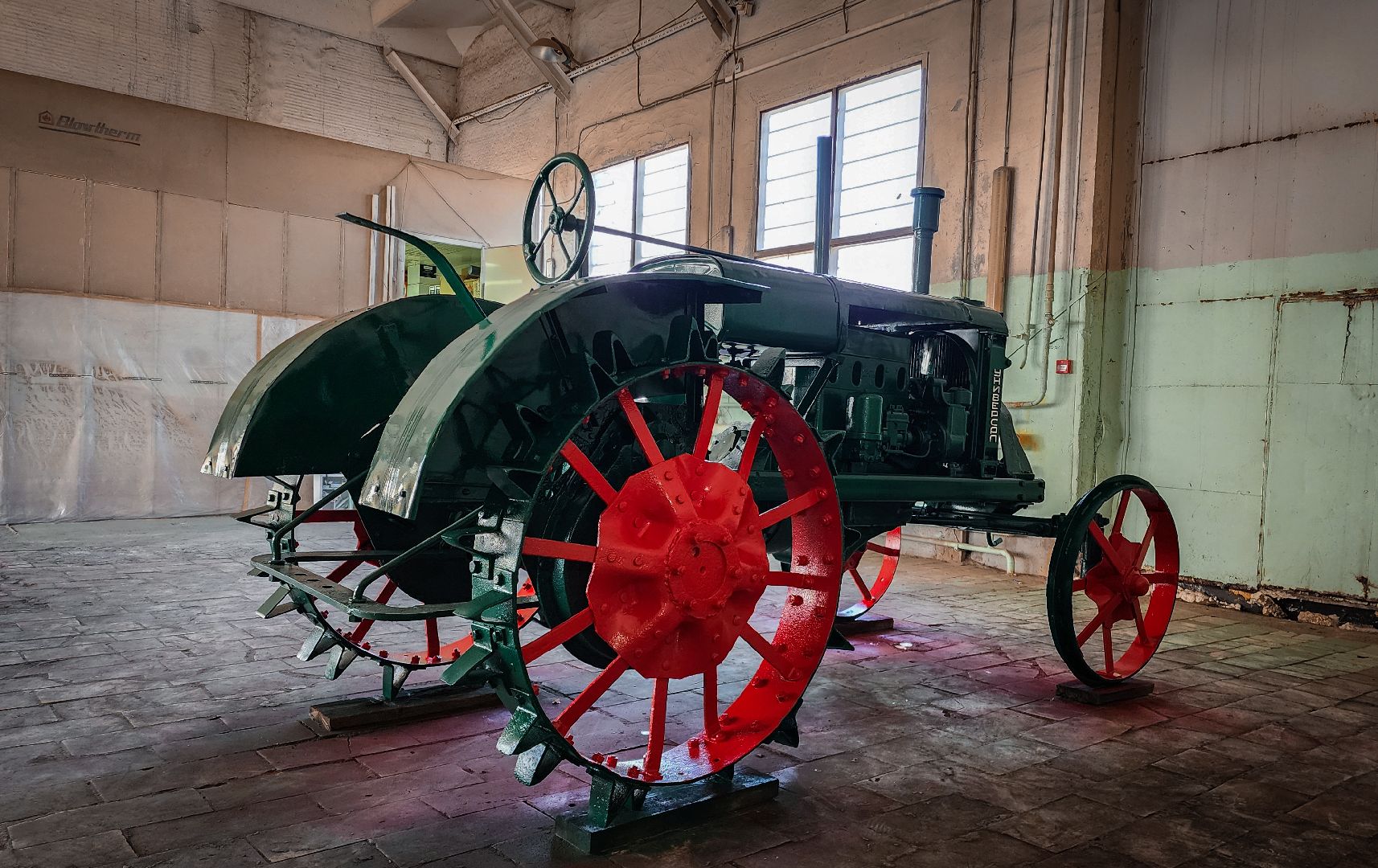 Бронницы, Реставрация трактора, У-2 ВТЗ, Автомобильно-дорожный колледж,