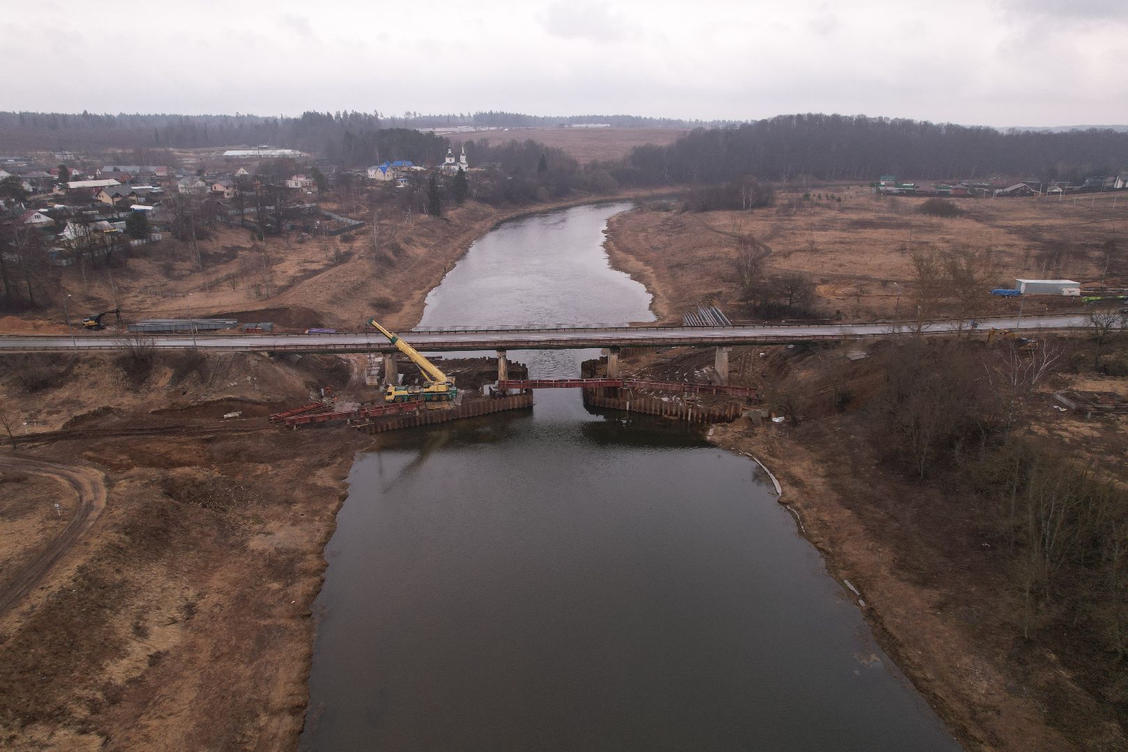 реконструкция моста в деревне Поречье, видео с коптера, ремонт моста в Рузе,