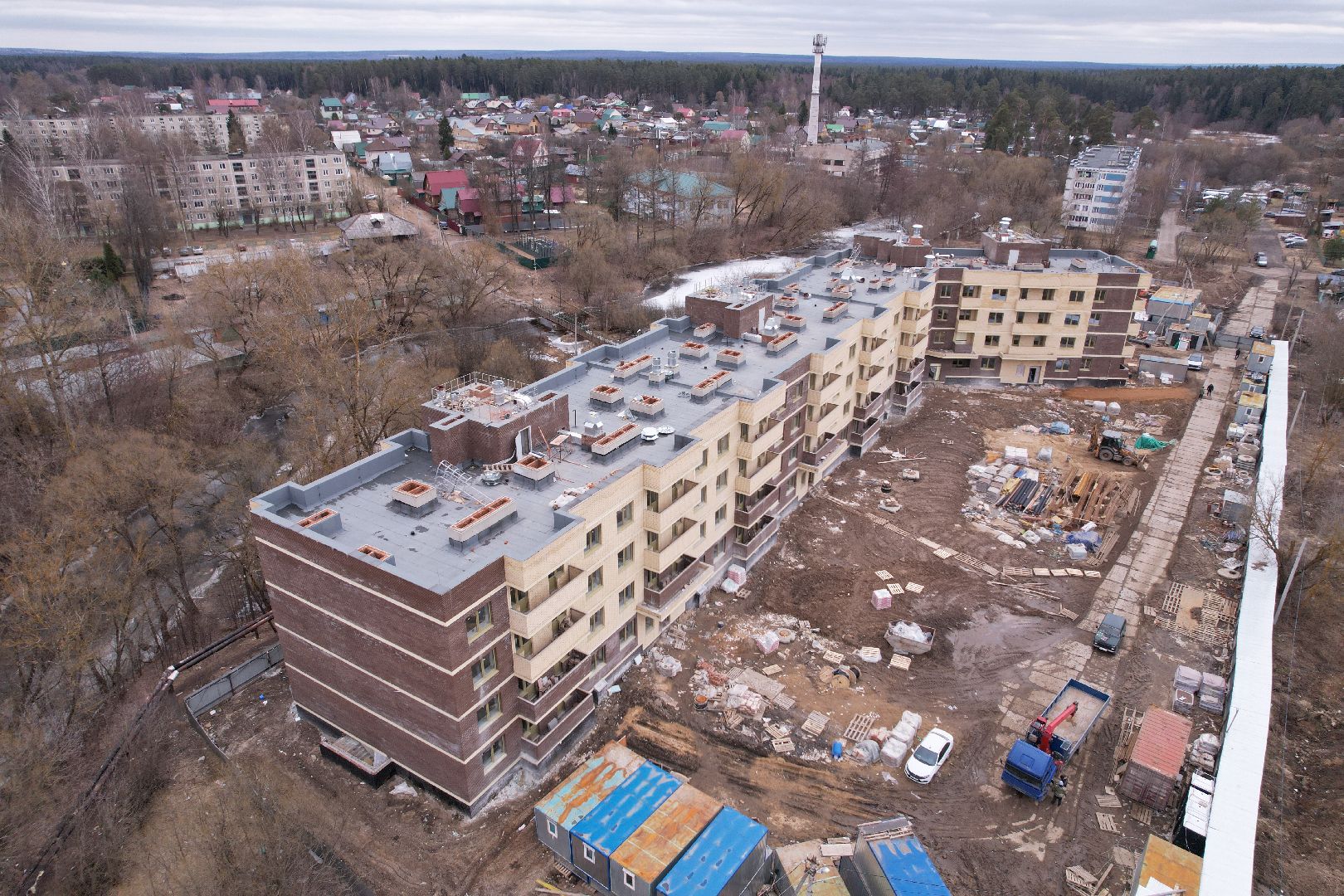 видео с коптера, дом для переселенцев в Талдоме,