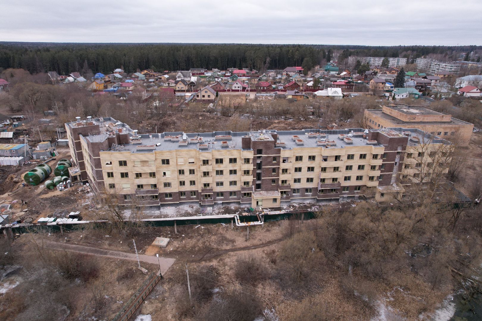видео с коптера, дом для переселенцев в Талдоме,