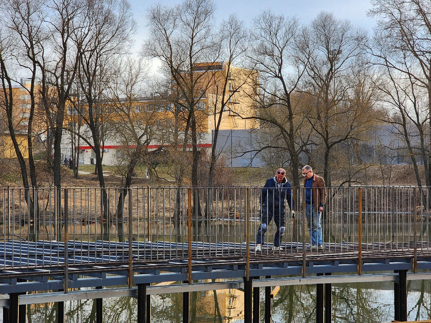 чехов, улица береговая, река теребенка, набережная, благоустройство, реконструкция, строительство, пирс, пешеходные зоны, деревянные настилы,