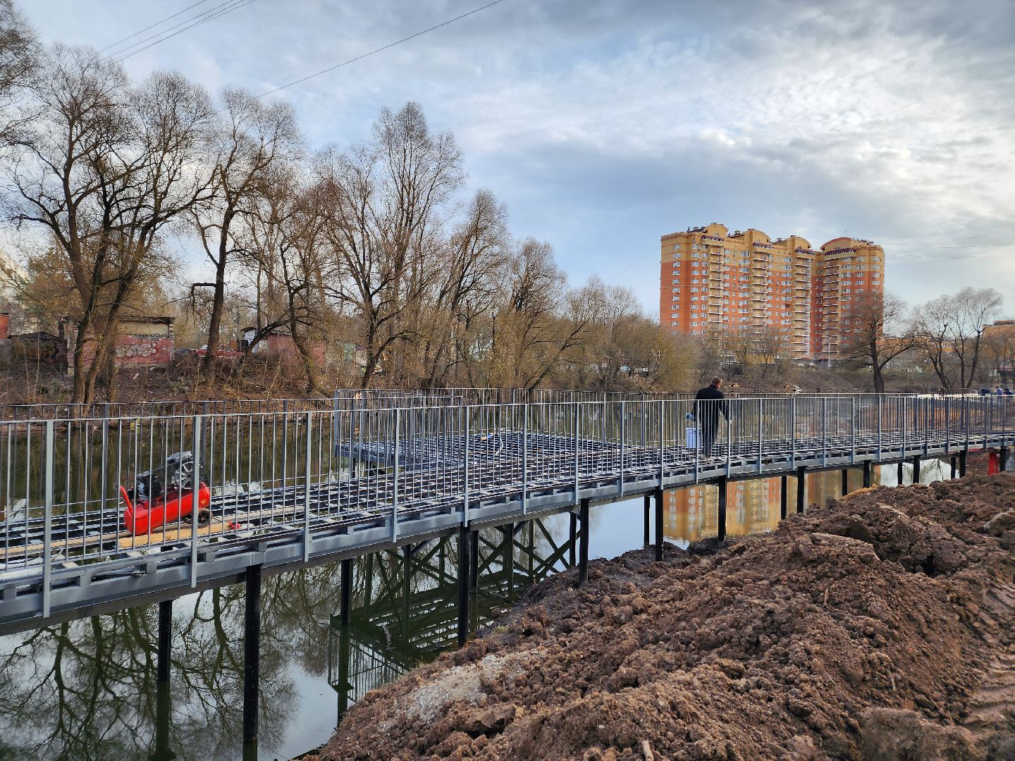 чехов, улица береговая, река теребенка, набережная, благоустройство, реконструкция, строительство, пирс, пешеходные зоны, деревянные настилы,