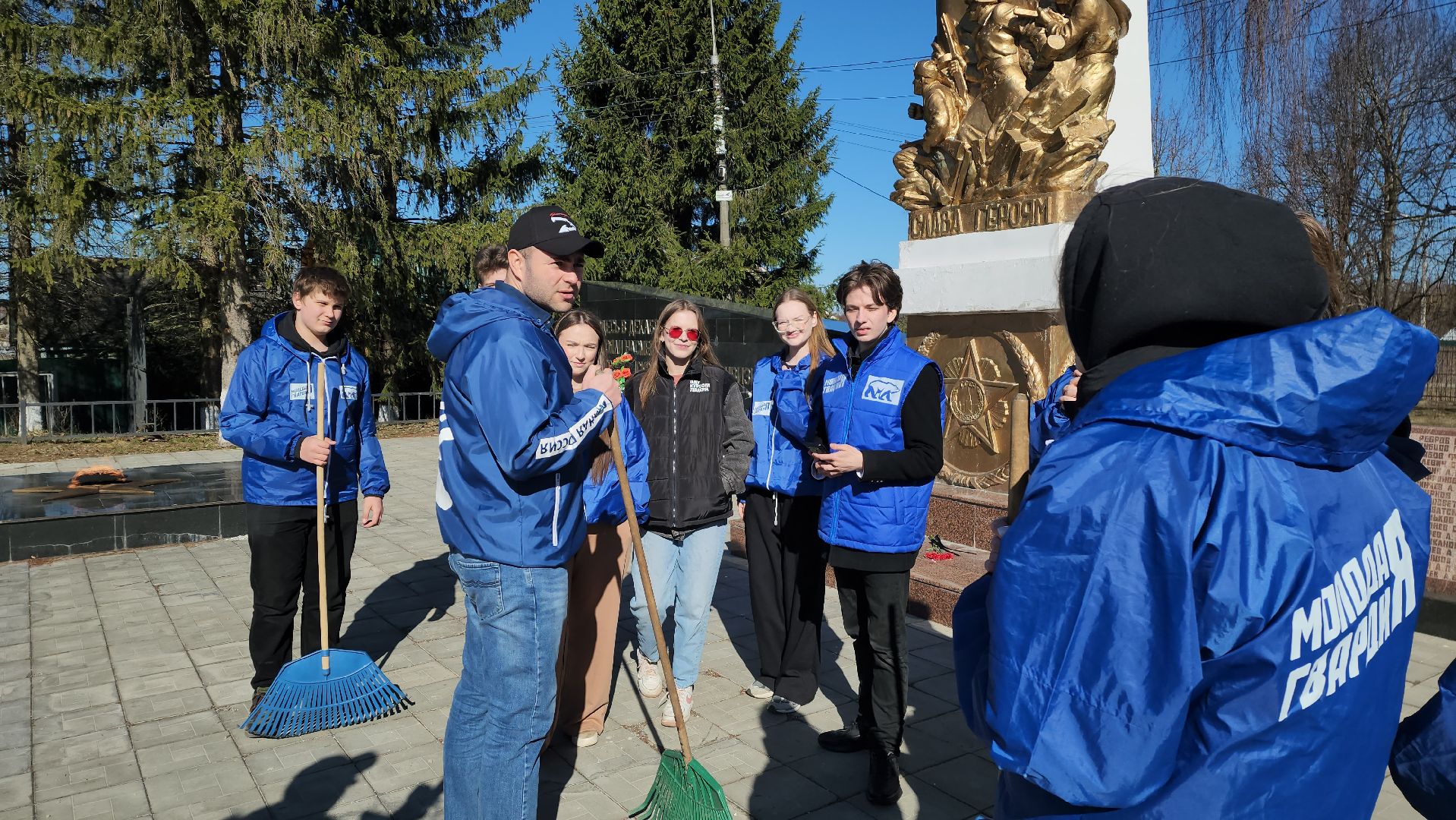 субботник, молодая гвардия, красногорск, рубеж обороны москвы,