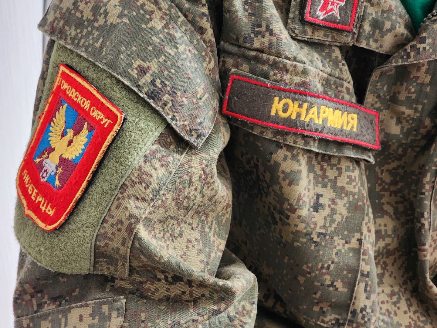 помощь бойцам, гумпомощь, гуманитарная помощь, школьник, окопные свечи,