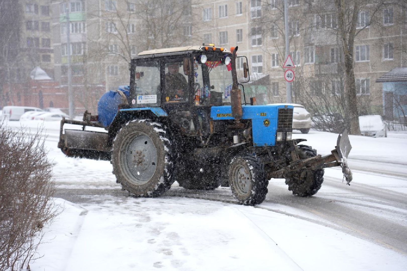 снег, коммунальные службы, сергиев посад, сергиево-посадский городской округ, снег весной,