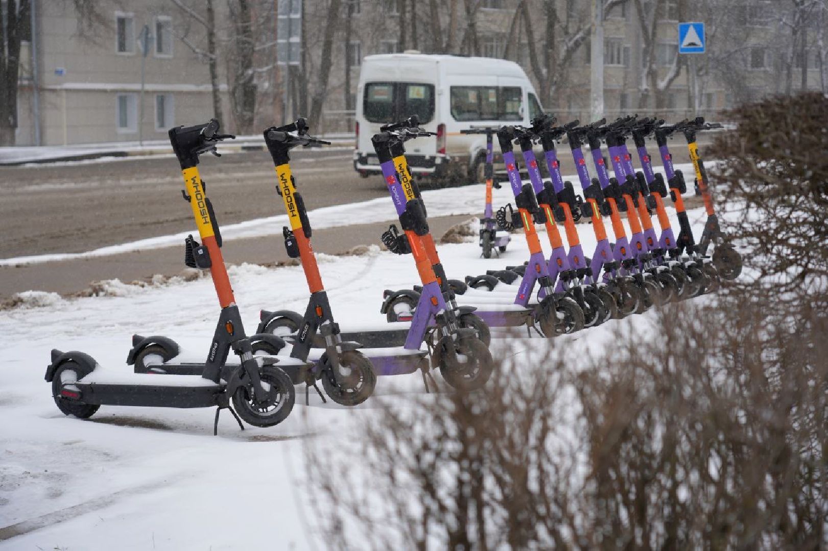 снег, коммунальные службы, сергиев посад, сергиево-посадский городской округ, снег весной,