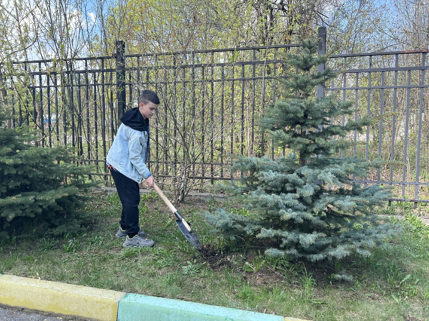 Химки, микрорайон Планерная, лицей №15, школа, дети, субботник, уборка