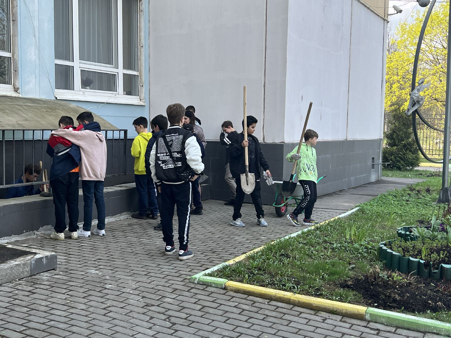 Химки, микрорайон Планерная, лицей №15, школа, дети, субботник, уборка