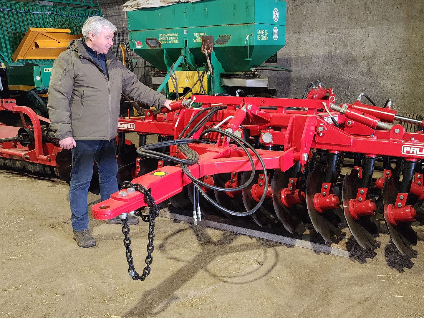 серпухов, деревня игумново, подготовка к посевной, новая сельхозтехника, сельское хозяйство,