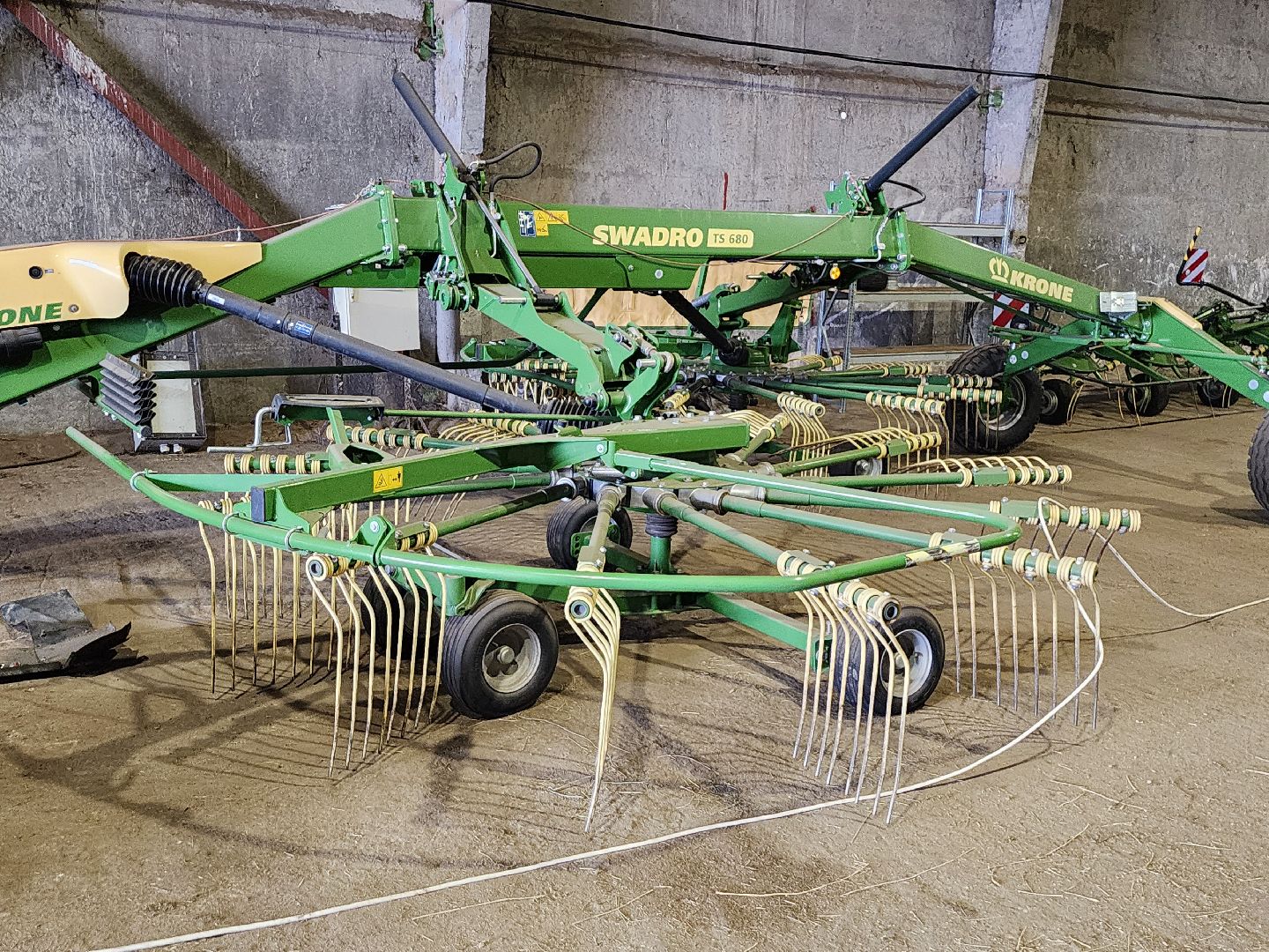 серпухов, деревня игумново, подготовка к посевной, новая сельхозтехника, сельское хозяйство,