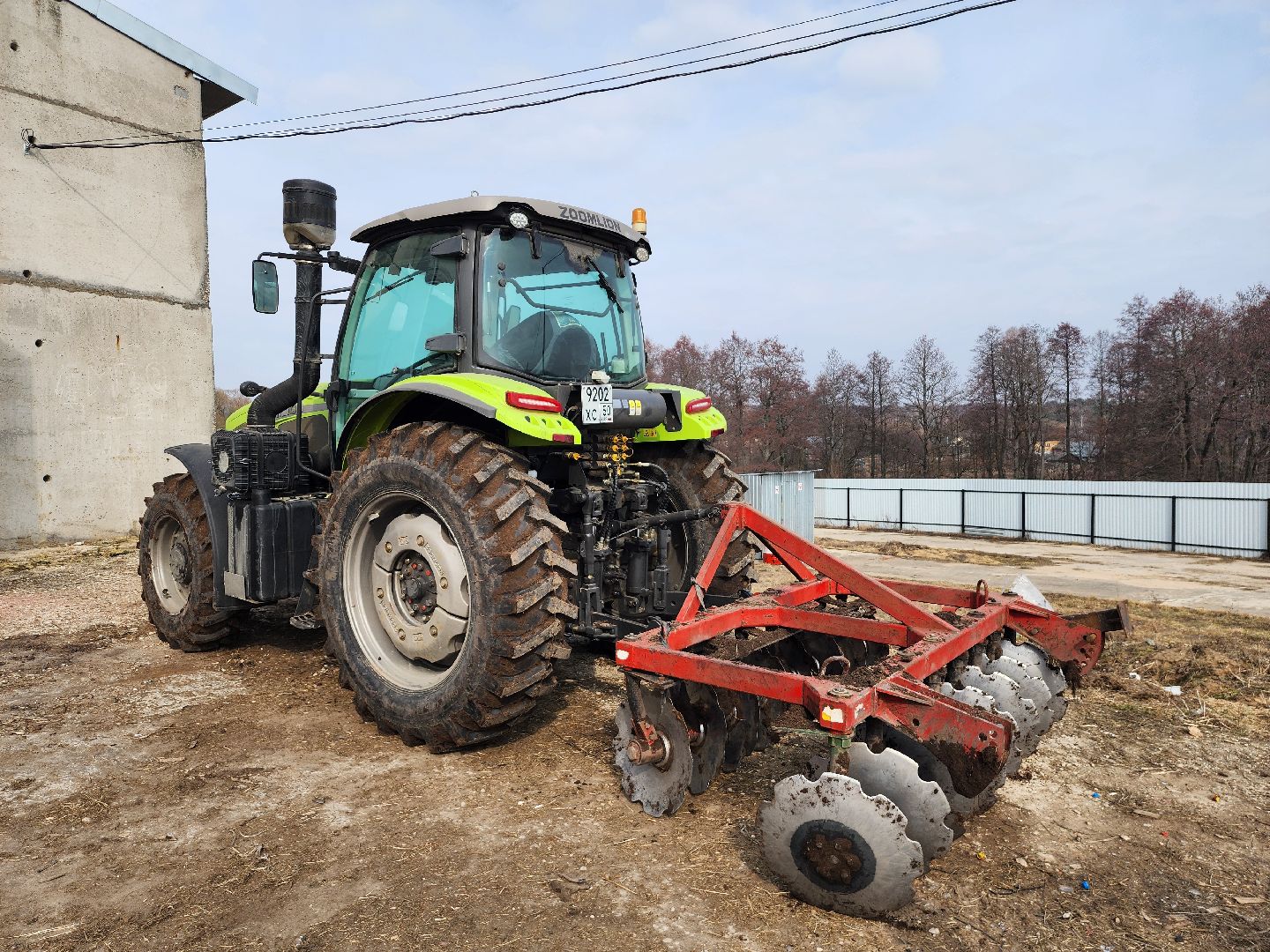 серпухов, деревня игумново, подготовка к посевной, новая сельхозтехника, сельское хозяйство,