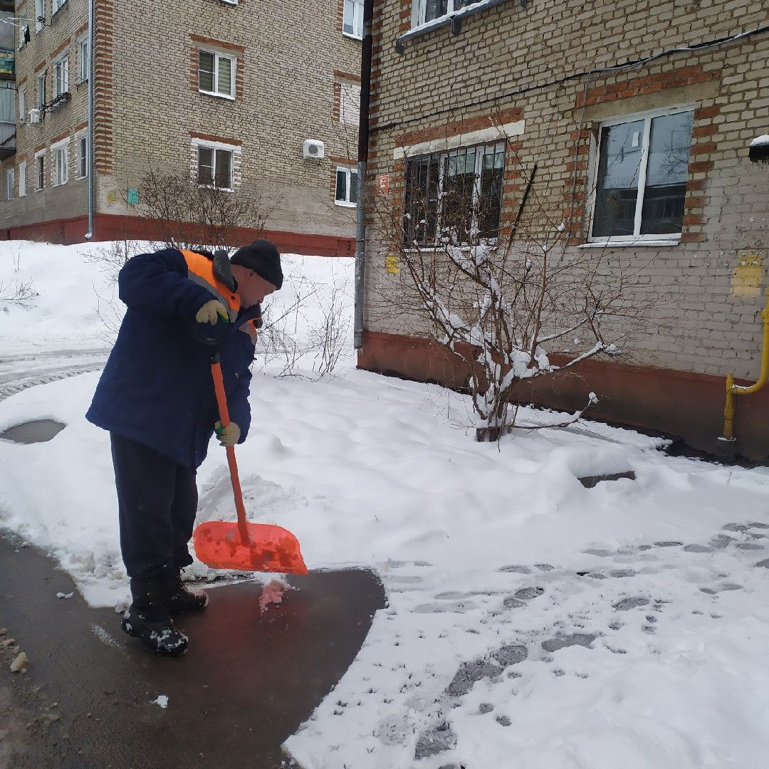 красноармейск, городской округ пушкинский, снег в апреле, уборка города от снега,