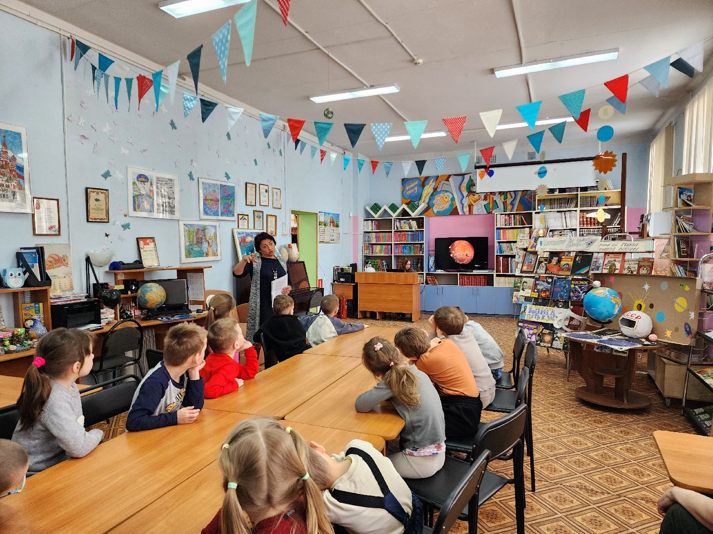 дети, шатура, шатурская детская библиотека, день космонавтики, ракета победы,