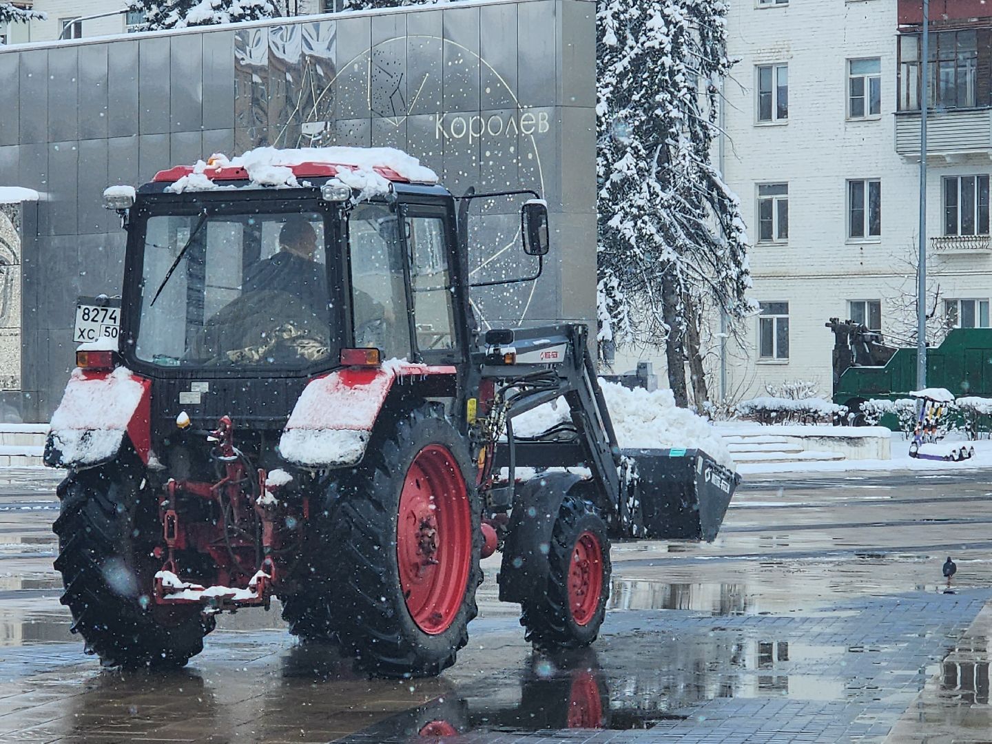 королёв, снегопад, уборка территории, цдк имени калинина,