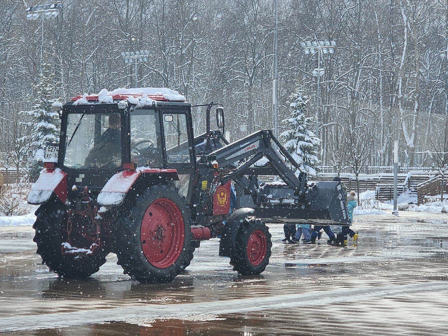 королёв, снегопад, уборка территории, цдк имени калинина,