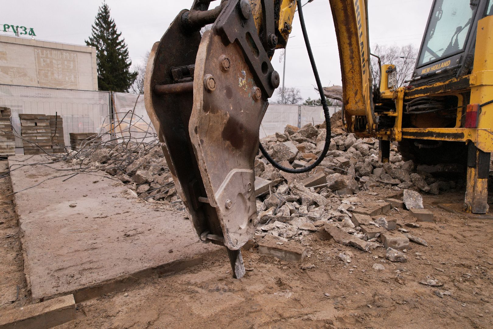 установка стелы в рузе, стела на центральной площади рузы,видео с коптера,