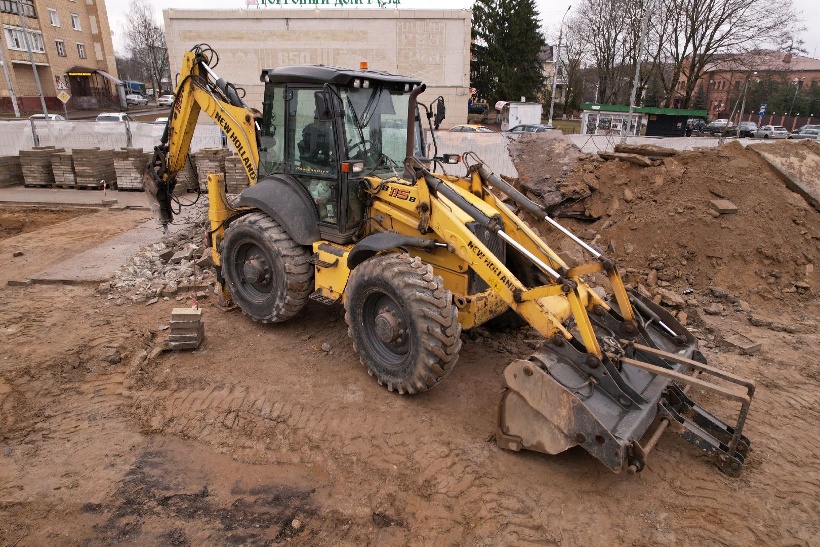 установка стелы в рузе, стела на центральной площади рузы,видео с коптера,