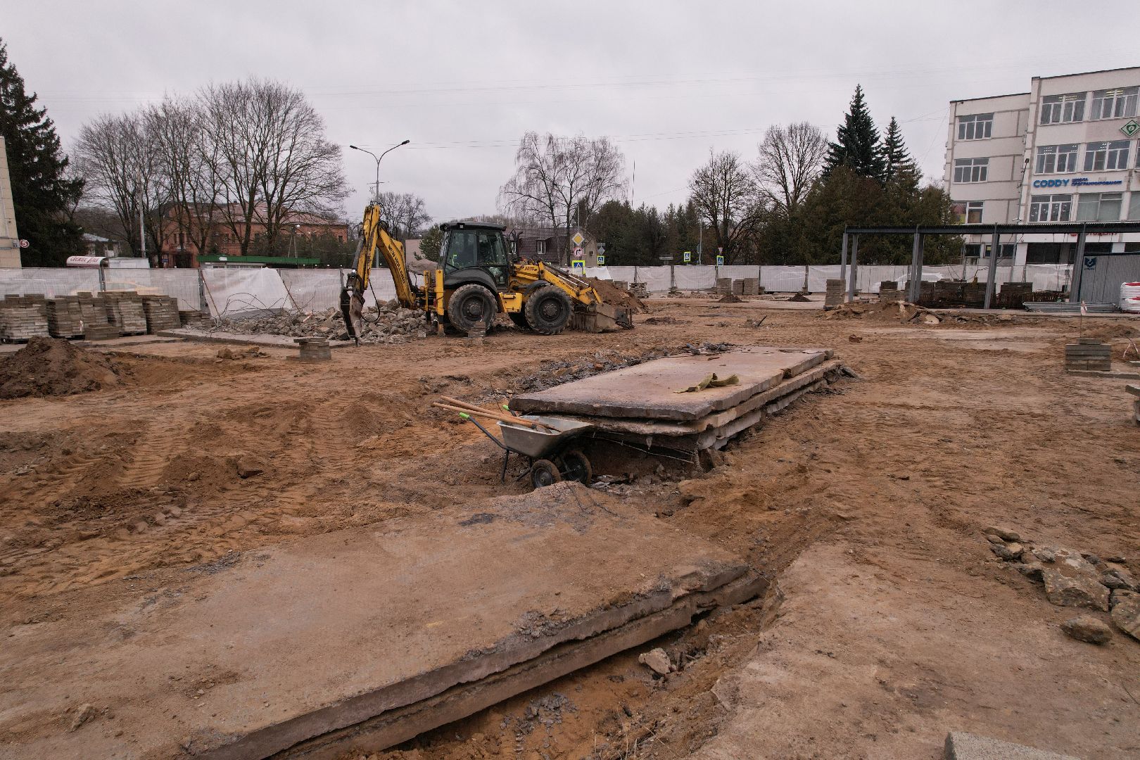 установка стелы в рузе, стела на центральной площади рузы,видео с коптера,