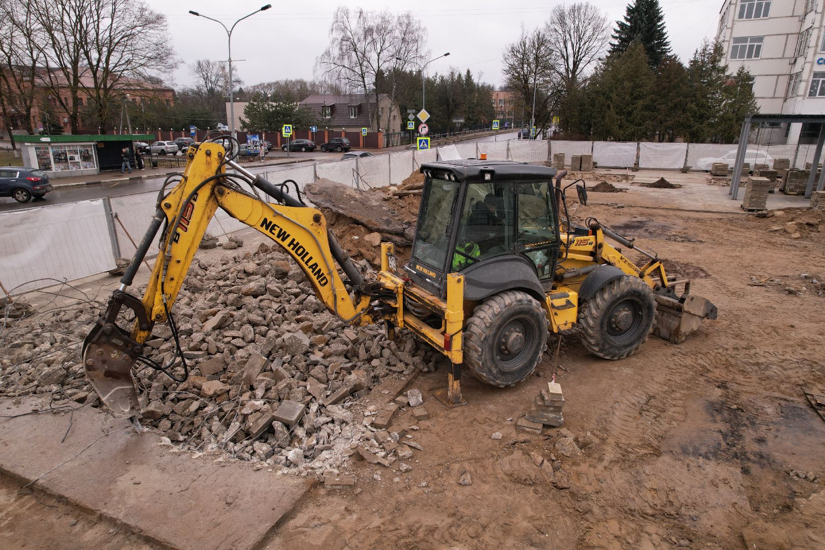 установка стелы в рузе, стела на центральной площади рузы,видео с коптера,