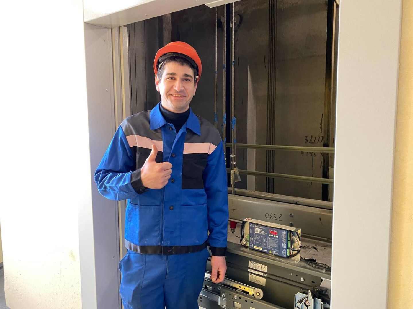 новый лифт, замена лифта, Новые лифты на Оптическом переулке, новые лифты в Красногорске,