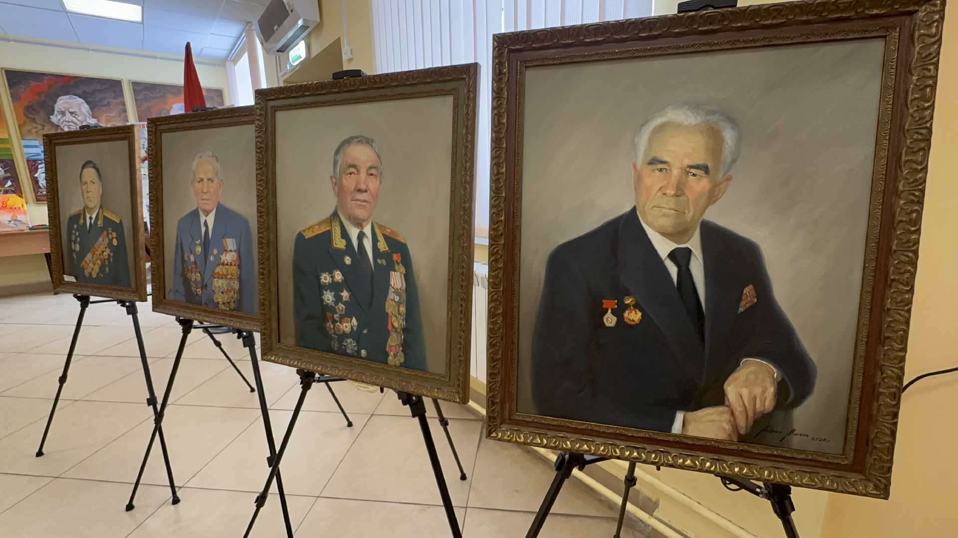 солнечногорск, выставка, день победы, художник, картины, жители,