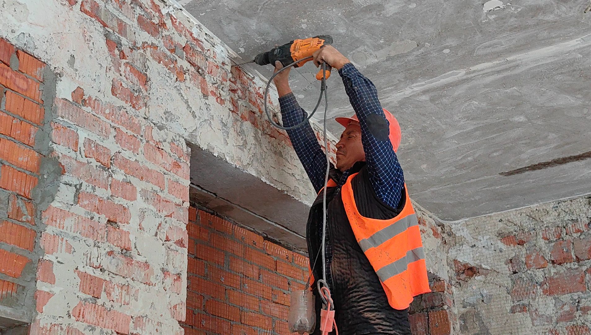 капитальный ремонт, полы, отделочные работы, штукатурка, бригада,