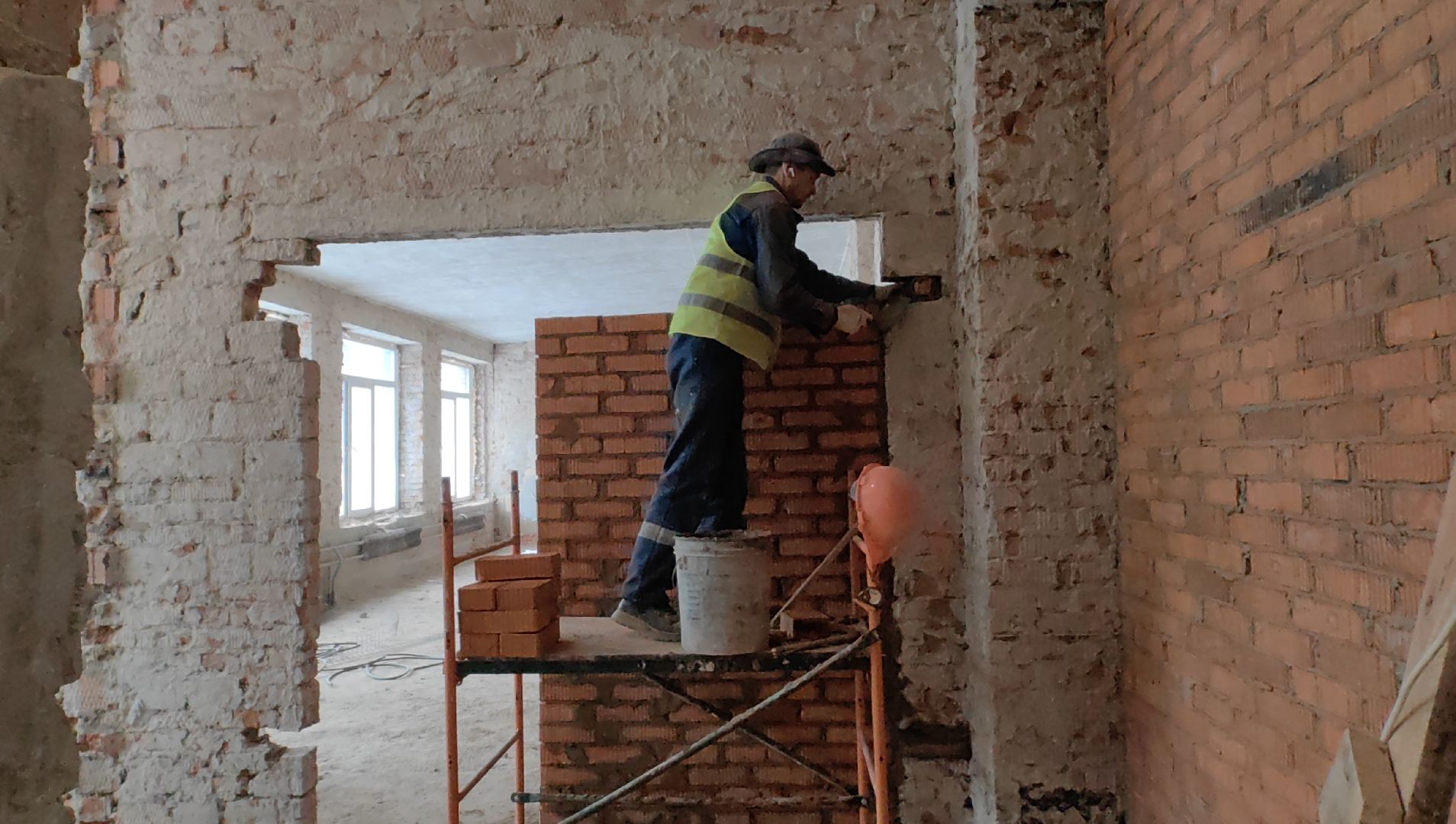 капитальный ремонт, полы, отделочные работы, штукатурка, бригада,