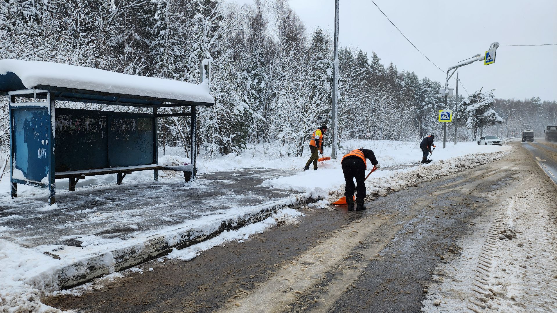Щелково, уборка снега, автобусные остановки, уборка остановок,