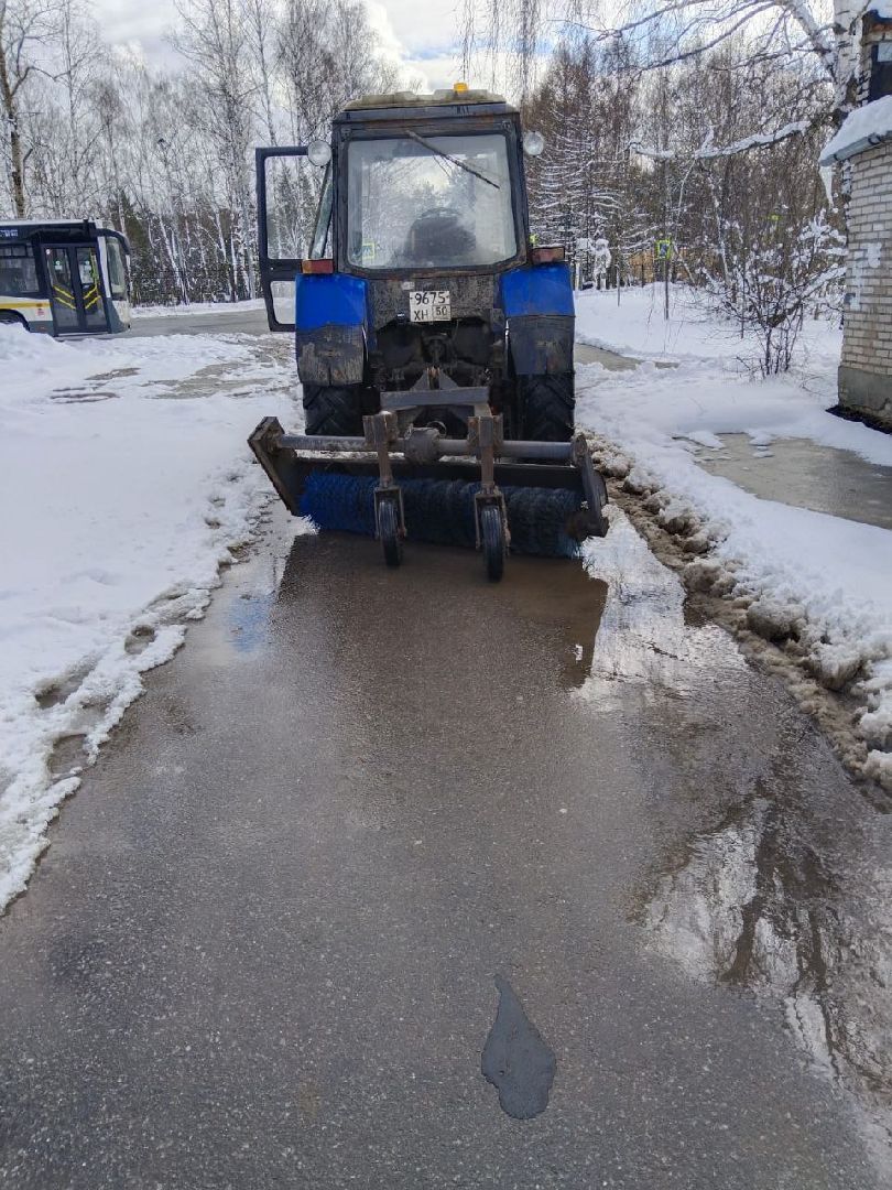 уборка снега, техника, трактор, коммунальная служба,