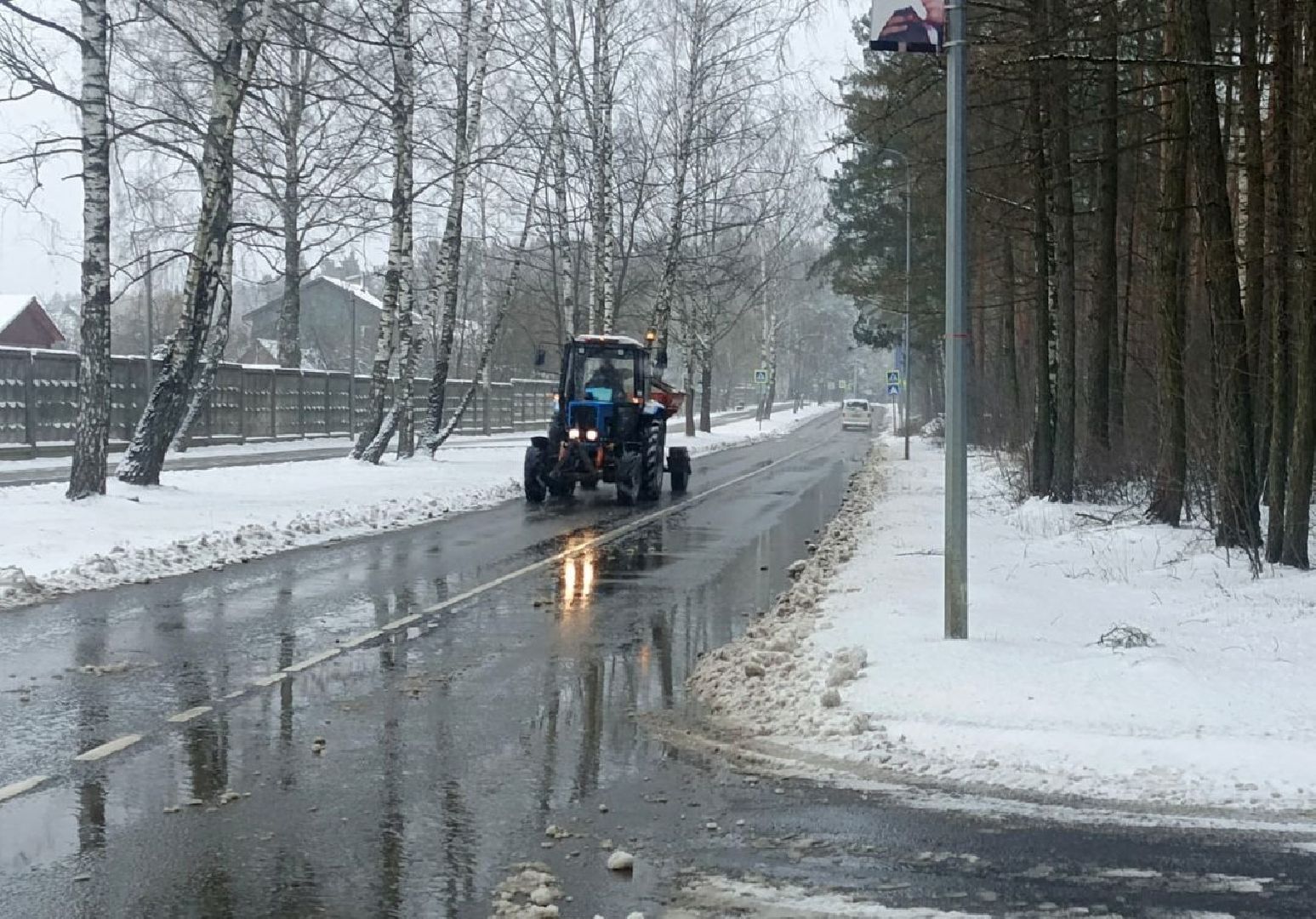 уборка снега, техника, трактор, коммунальная служба,