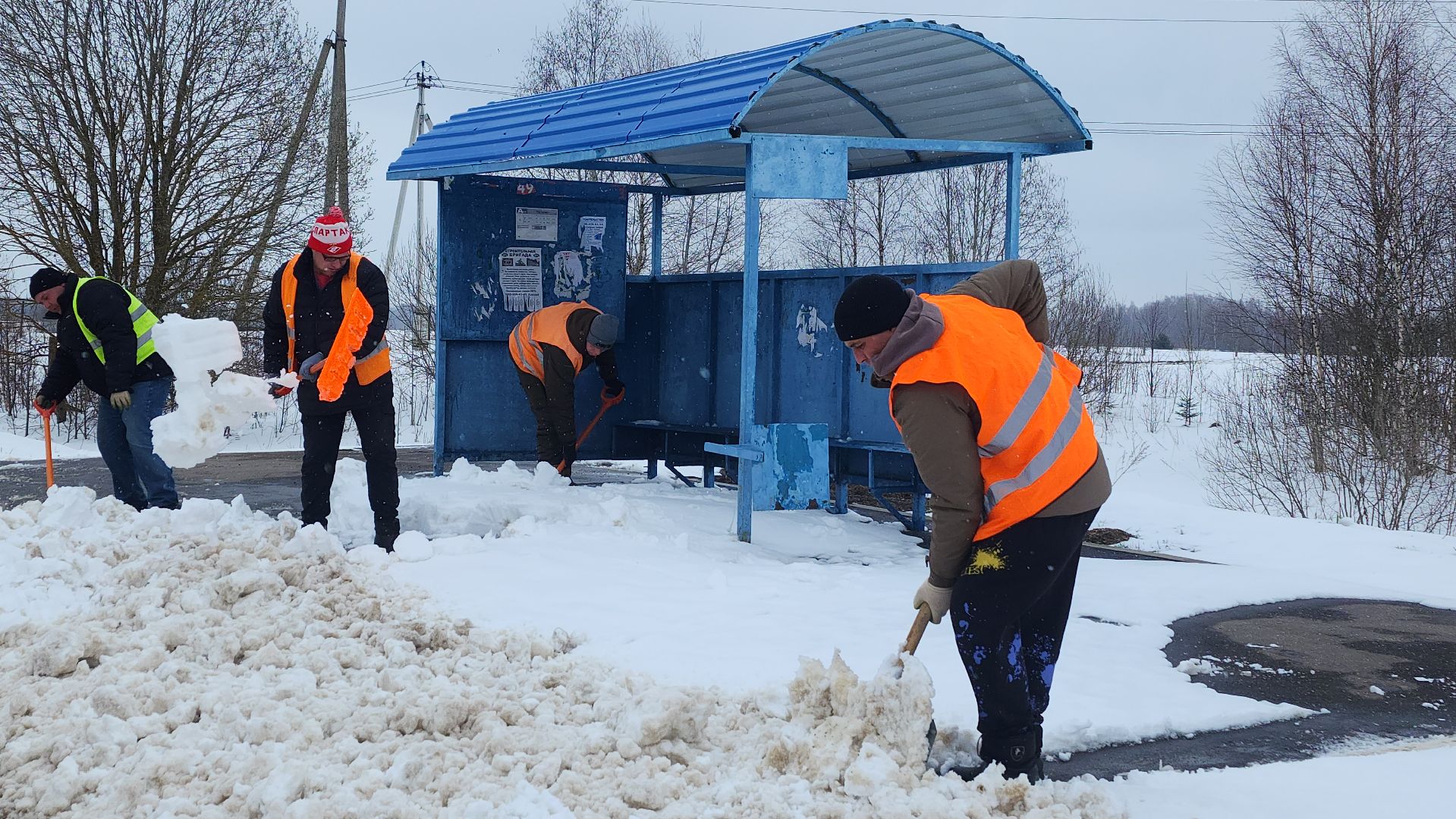 волоколамск, уборка снега, автобусные остановки,