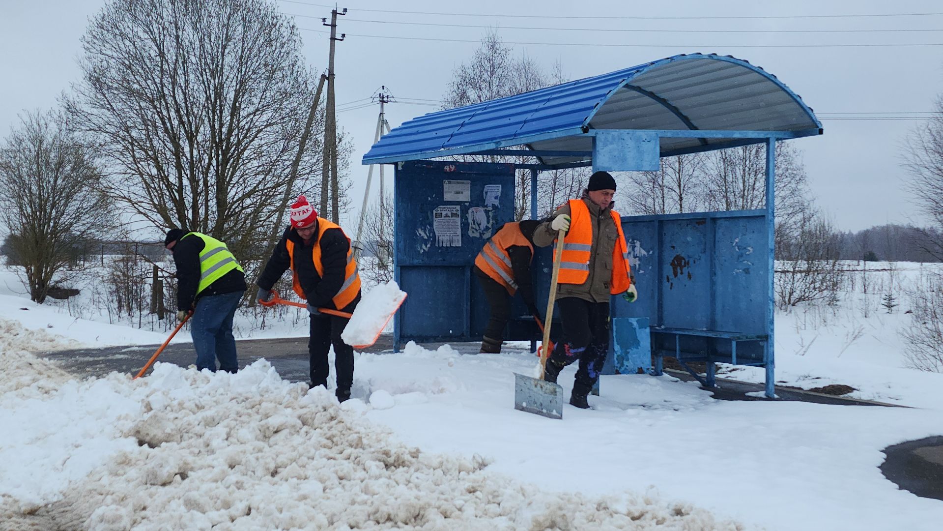 волоколамск, уборка снега, автобусные остановки,