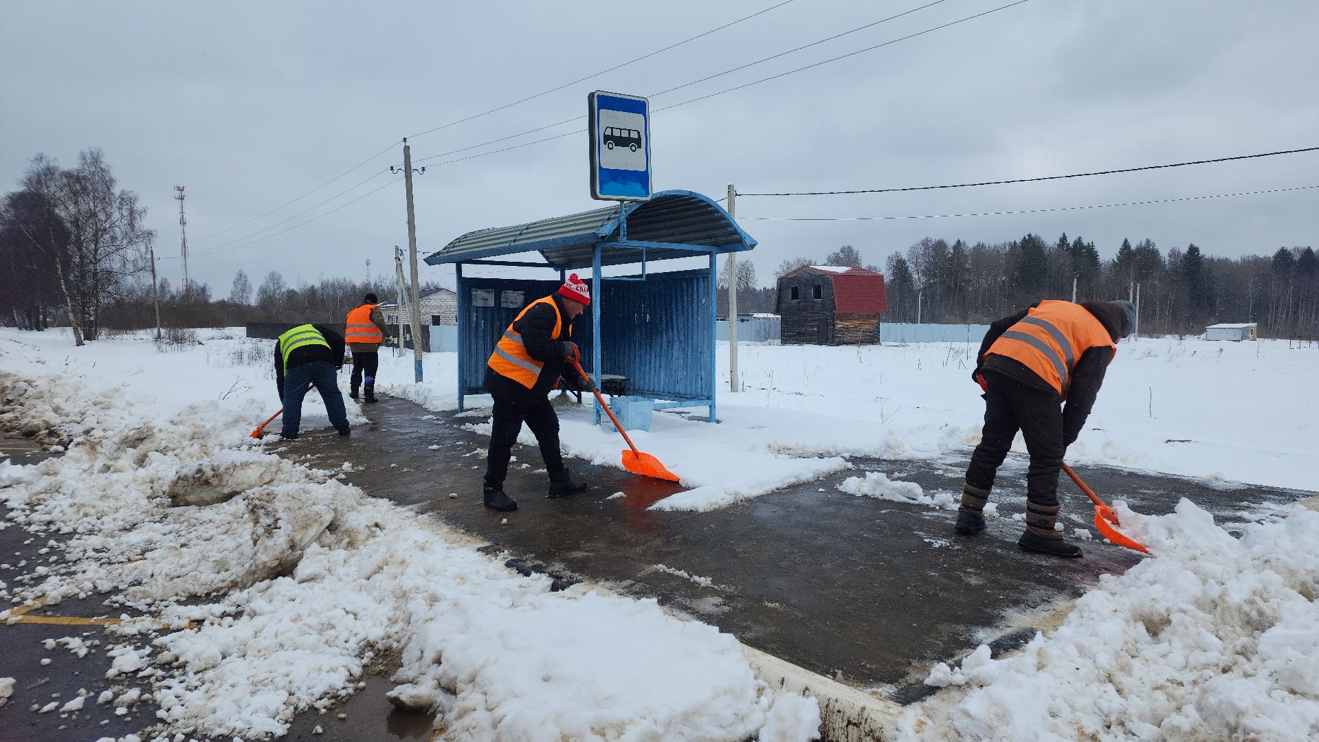 волоколамск, уборка снега, автобусные остановки,